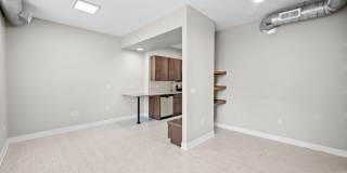 The Maxwell Downtown Des Moines Gallery 164