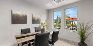 The Oliveen Gallery 28