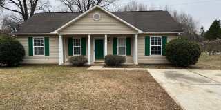Cozy 3 Bed/ 2 Bath 1 Story Home - Fireplace - Covered Front Porch - Fenced Back Yard - Storage Shed Gallery 1