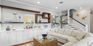 1028 Bay Street Gallery 18