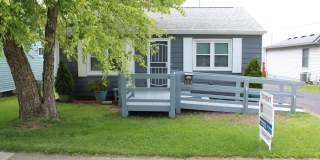 Cute 1 BR Bungalow in the Heart of Brownsburg! Gallery 1