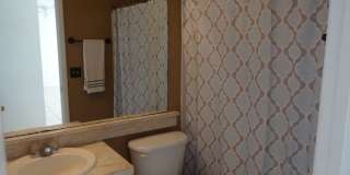 Super Clean Annual 2 bed 1 bath 1 garage home in Kingsway Elementary District Gallery 10