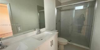 813 NE 211th St Gallery 9