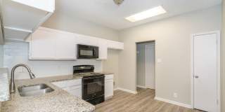 BEAUTIFULLY UPDATED 3-BEDROOM HOME IN TIMBER RIDGE Gallery 13