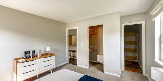 Sedgefield Square Gallery 6