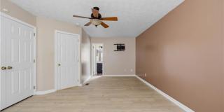 2 Compton Court Gallery 14