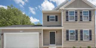 Newer Home in Howell for Lease Gallery 1