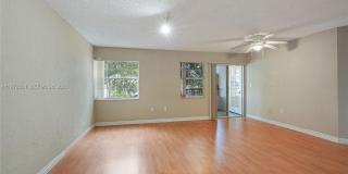 2871 N Oakland Forest Dr Gallery 4