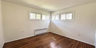 8 Ridge Street Gallery 15