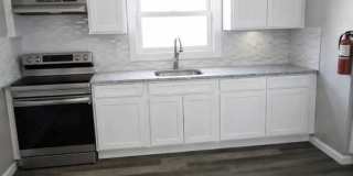 1066 Mary St Gallery 2