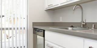 Arbor Walk Apartments Gallery 11