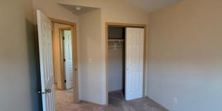 Charming 2-Story Townhome with Vaulted Ceilings Gallery 21