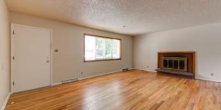 "Rare Find" Updated Large 5 Bedroom home W/Finished Basement! Gallery 7