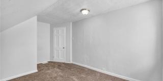5505 South Boulevard Gallery 32