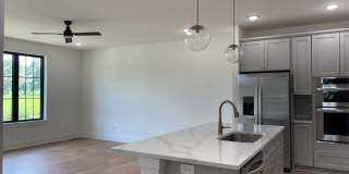 Gorgeous Brick 3 bed/3 bath Rental Available! Gallery 10