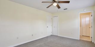 Gorgeous 3/2 Home with a 2 Car Garage Located in Well Maintained Cul-de-sac - Leesburg Gallery 11