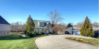 GORGEOUS LAKE HOUSE! 3 Bedrooms/3.5 Baths w/Office+Bonus Rm, $3,900 monthly GORGEOUS LAKE HOUSE! 3 Bedrooms/3.5 Baths w/Office+Bonus Rm, $3,900 monthly Gallery 4