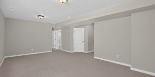 Spacious 5BR House in Monument Gallery 37
