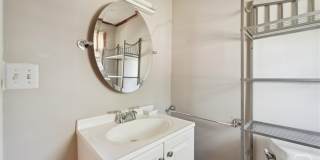 742 E Park Avenue Gallery 22