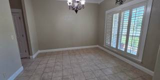 FOR LEASE!! Great location! Gallery 6