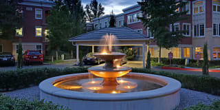 VILLAGGIO ON YARROW BAY Gallery 37