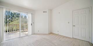 Spacious Townhome Located in the Highly Desirable Shadow Ridge Community of Oak Park Gallery 16