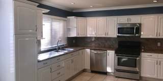 Beautiful and spacious multilevel townhouse in model home condition Gallery 11