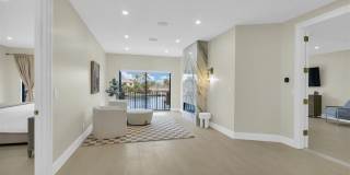 319 S Riverside Drive Gallery 32