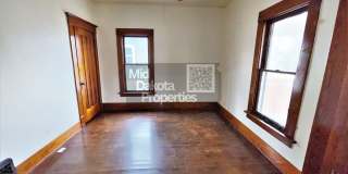 421 E 7th- 3 bedroom house Gallery 13