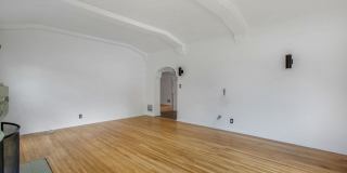 4126 S Bronson Ave Gallery 14