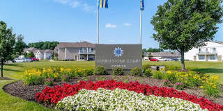 Cobblestone Court Apartments Gallery 19