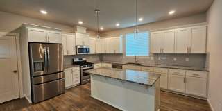 5Bd/3Ba Two Story House - For viewing! Gallery 3