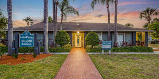 Lake Pointe Gallery 17