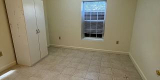 Prime location 2 Bedroom 1 Bath with Den Downtown Gallery 6