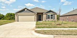 Beautiful 4 Bed 2 Bath Home in Newcastle Gallery 1