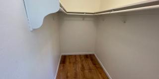 Spacious three bedroom home in desirable Windsor neighborhood! Gallery 26