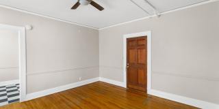 Charleston Court Gallery 3