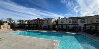 Well-maintained 2 bedroom, 2 bath condo with a loft Gallery 1