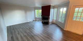 Lovely 2 BD | 2 BA Condo with Balcony - West Linn *Pet Friendly* Gallery 1