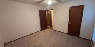 Beautiful 3 Bed 2 Bath Home in Yukon Gallery 10