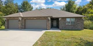4 Bedroom Home with 3 car garage for rent! Gallery 1
