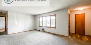 3 Bed 1.5 Bath House in Convenient Location Gallery 3