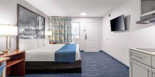 2540 E Lucky Lane Gallery 1