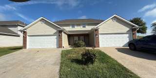 4 bedrooms and 3 baths Gallery 1