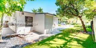 1615 Northeast 9th Street Gallery 2