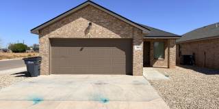 Fully Furnished 3 Bed 2 Bath Gallery 1