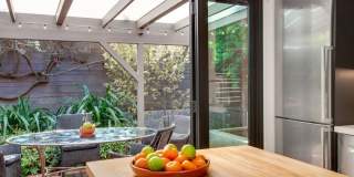 927 1/2 Victoria Ave Gallery 24