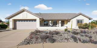 Beautifully landscape 2BR House in Sun City West Gallery 1