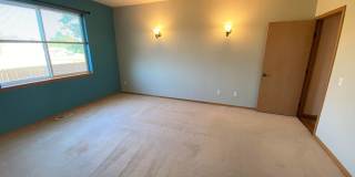 Large 3 Bed Home with Office, Fenced Yard, and Lawn Service! Gallery 34