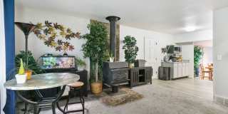 Charming 3 Bedroom, 2 Bathroom Home in Windsor! Gallery 14